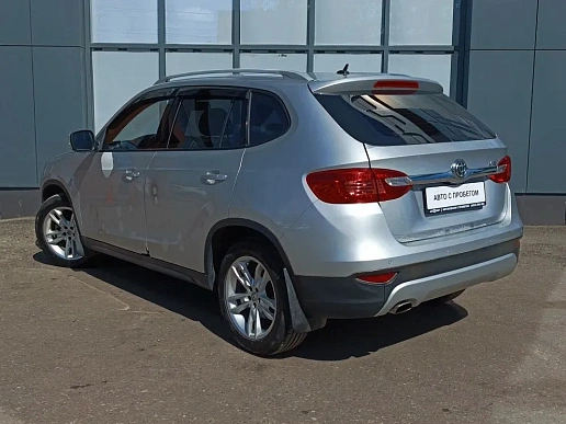 Купить Бриллиансе В5 2014г.
