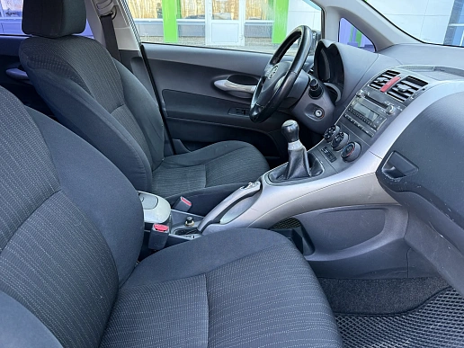 Купить Тойота Аурис 2007г.